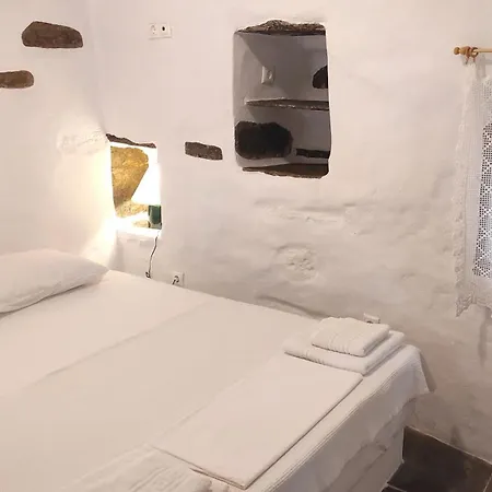 Fyrou- Serenity / Idyllic Traditional Experience Casa de Férias *